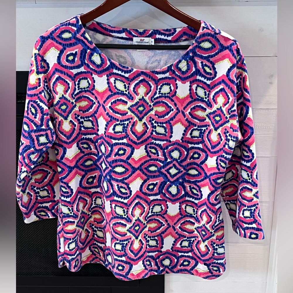 Womens Vineyard Vines Shirt Multi color size medium. 1044